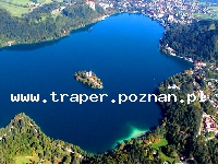 Bled to miasto położone w północno-zachodniej Słowenii nad jeziorem Bled. Atrakcją turystyczną są gorące źródła znajdujące się na wyspie na jeziorze Bled.