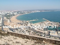 Agadir to miasto położone w południowym Maroku, nad Oceanem Atlantyckim. Jest znanym ośrodkiem turystycznym.