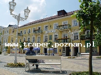 Spa Hotel Tři lilie **** jest położony w centrum Františkových Lázní. Hotel posiada centrum lecznicze oferujące masaże, limfodrenaże, elektroterapię, oxygenoterapię i inhalacje. Franciszkowe Łaźnie to nowoczesny kurort z oddechem historii i tradycji. Czechy