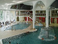 Hotel Pawlik Aquaforum **** w Franciszkowych Łaźniach, Czechy, znajduje się w spokojnej części uzdrowiska, w pobliżu parku zdrojowego. Hotel Pawlik Aquaforum połączony jest z kompleksem basenów Aquaforum i posiada również własną bazę leczniczo - zabiegową.