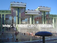 Hajduszoboszló tutaj znajduje się największy w Europie kompleks wodny Hungarospa. Olbrzymie kąpielisko z wieloma basenami termalnymi, z falami, rekreacyjnymi, pływackimi, basenami leczniczy