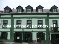 Hotel Aranykereszt *** w Gyula, Węgry. Obiekt znajduje się: w pobliżu zabytków historii, atrakcji przyrodniczych, w uzdrowisku. Hotel położony jest w centrum miasta Gyuala, znanego kurortu w południowo - wschodniej części Węgier. Hotel Aranykereszt „z patyną”, wybudowany na początku XIX wieku. Dysponuje 20 pokojami. Goście hotelu mają możliwość parkowania samochodów na płatnym parkingu przy hotelu.
 