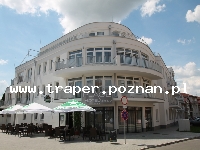 Hotel Plage **** w Hajduszoboszlo, to jeden z najnowszych hoteli w Hajdúszoboszló. Hotel Plage o standardzie czterogwiazdkowym znajduje się 50 metrów od glównego wejścia na Kąpielisko Miejskie Hungarospa. Hotel Plage oferuje zakwaterowanie w apartamentach z balkonem, wyżywienie w restauracji i wellness. Apartamenty typu Deluxe 2,3, 4, lub sześcioosobowe z nowoczesnym wyposażeniem, w każdym apartamencie z klimatyzacją jest aneks kuchenny i łazienka. W hotelu działa bezpłatne wi-fi. Hotel Plage oferuje odpłatne miejsca parkingowe i w garażu. W pobliżu znajdują się sklepy, restauracja, kawiarenki i lodziarnie, a na deptak również jest kika kroków. Węgry.
