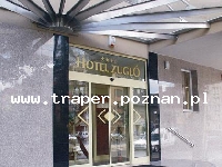 Hotel Zugló *** Superior w Budapeszcie jest położony w zielonej części Pesztu kawałek od Hosok tere i Varosliget. Zakwaterowanie w pokojach 2 osobowych z łazienką, prysznicem, TVC, lodówką, telefonem i możliwością podłączenia do internetu. W Hotelu Zuglo w części ogólnodostępnej działa klimatyzacja. Na miejscu jest restauracja, ogródek letni oraz basen, jacuzzi, sauna i możliwość masażu. Węgry