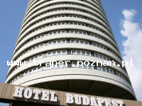 Hotel Budapest **** w Budapeszcie położony u stóp zielonych wzgórz Budy. Węgry. Hotel Budapest położony w Budzie, niedaleko przystanku metra d. Moszkva ter. Hotel Budapest 4-gwiazdkowy w kształcie walca, przypominający poznański Okrąglak.