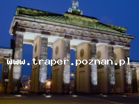 Berlin to dawna i obecna stolica zjednoczonych Niemiec przyciąga turystów niecodziennym zderzeniem pamiątek historycznych z nowoczesną architekturą oraz zetknięciem się dwóch syste