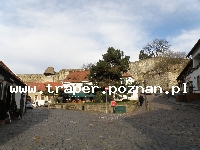 Eger to barokowy kurort położony wśród wzgórz z winoroślą, położony w północnych Węgrzech, nad potokiem Eger, blisko granicy ze Słowacją. Miasto o bogatej historii i te