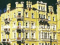Mariańskie Łaźnie słyną nie tylko z leczniczego klimatu i doskonałych źródeł naturalnych, ale także z pięknej, urzekającej okolicy. Mariaskie Laźnie położone są w malowniczej dol