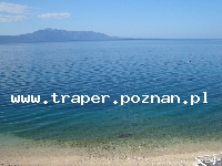 Gradac to miejscowość wczasowa na Makarskiej Riwierze, w połowie drogi między Splitem a Dubrownikiem. Znajduje się na brzegu Adriatyku nad dwoma zatokami, odzielonymi niewielkim wzniesieniem, na 