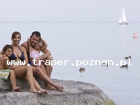 Balaton to największe jezioro w Europie Środkowej. Latem szybko się nagrzewa do temperatury 21-28°C. Średnia głębokość 4 m. Południowy brzeg jest płytszy i można spacerować daleko w je