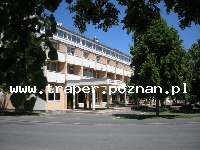 Sarospatak to miasteczko w północno-wschodnich Węgrzech, popularne pod względem turystycznym ponieważ na jego terenie występują wody termalne. Zbudowane kąpielisko posiada 5 basenó