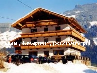 Hippach w Zillertalu ośrodek narciarski mający bezpośrednie połączenie ze stokami w Skowronki z Zillertalu a precyzyjniej z Hippach rozsławiły najsłynniejszą kolędę. Salzburg i Zillertal ma