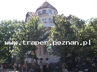 Sopot jest popularnym kurortem nadmorskim, miastem uzdrowiskowym, po II wojnie światowej znanym z organizowanych tam od 1961 w Operze Leśnej konkursów piosenki Sopot Festival. Miasto posiada 