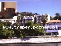 Herceg Novi to najdalej na zachód położona miejscowość w Czarnogórze, 10 km od granicy chorwackiej. Małe miasteczko o śródziemnomorskim klimacie. Od północy wysokie 