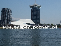 Amsterdam to miasto jest światową metropolią sztuki, kultury, mody i designu. Położony jest pośród setek kanałów. Amsterdam ma tradycję miasta tolerancji. Szczególnie pole