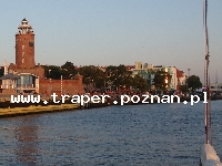 Kołobrzeg to miasto nadmorskie w północno - zachodniej Polsce w woj. zachodniopomorskim. Kołobrzeg jest również znanym polskim uzdrowiskiem.