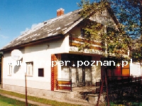 Balaton to największe jezioro w Europie Środkowej. Latem szybko się nagrzewa do temperatury 21-28°C. Średnia głębokość 4 m. Południowy brzeg jest płytszy i można spacerować daleko w je