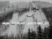 Harrachov to miejscowość narciarska położona w Karkonoszach, dobre warunki śniegowe i atrakcyjne trasy czekają na narciarzy. Wygodne wyciągi krzesełkowe typu kanapa wwożą narciarzy na Czarci